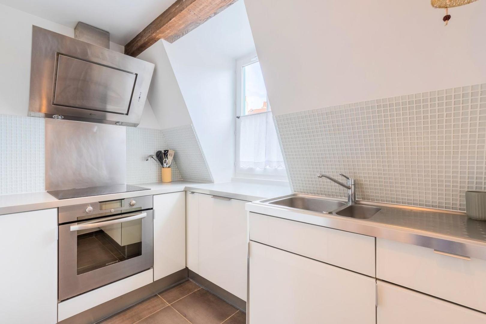Charming Bright Flat In Vieux Lille.